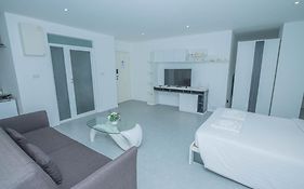 RoomQuest Phuket Kata Beach